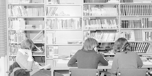 4-Tegel-bibliotheek_uitsnede